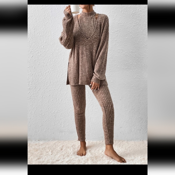 Space Dye Halter Top & Split Hem Tee & Leggings - Picture 4 of 6